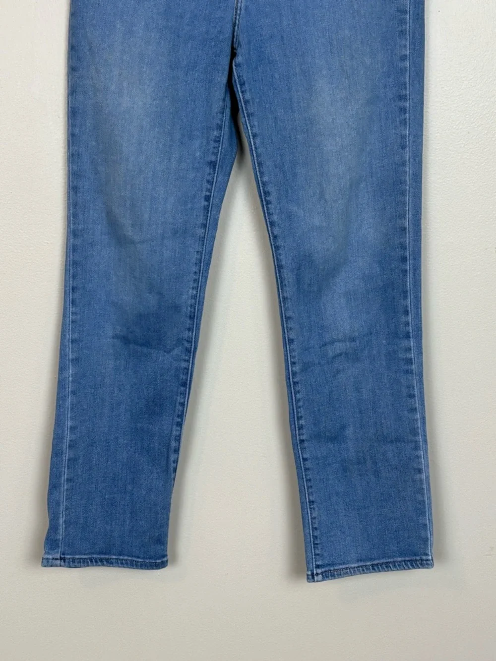 Leivi Strauss Jeans Womens 28 Blue‎ 724 High Rise Straight Crop Red Tab Denim